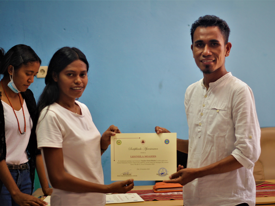 Foinsae nain 26 simu sertifikadu formasaun ANSOS husi APFTL